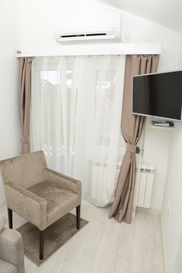 Apartmani Stefanija Tivat Exterior foto