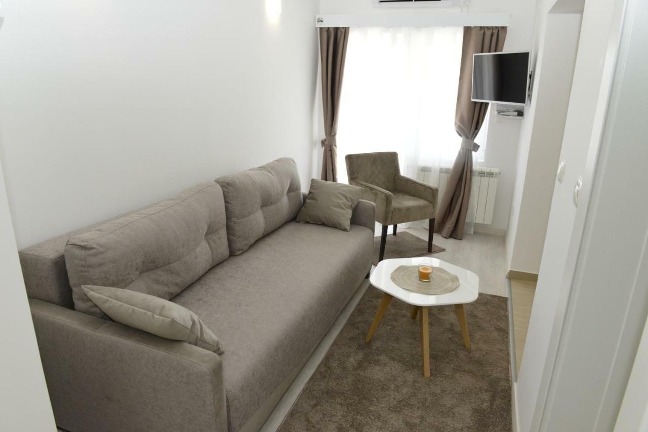 Apartmani Stefanija Tivat Exterior foto