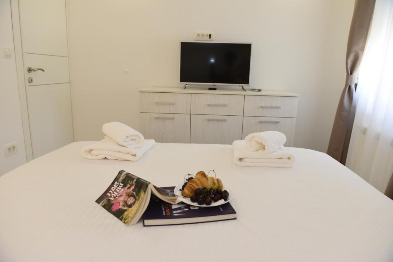 Apartmani Stefanija Tivat Exterior foto